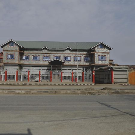 Capital O Sobo Central Srinagar  Ngoại thất bức ảnh