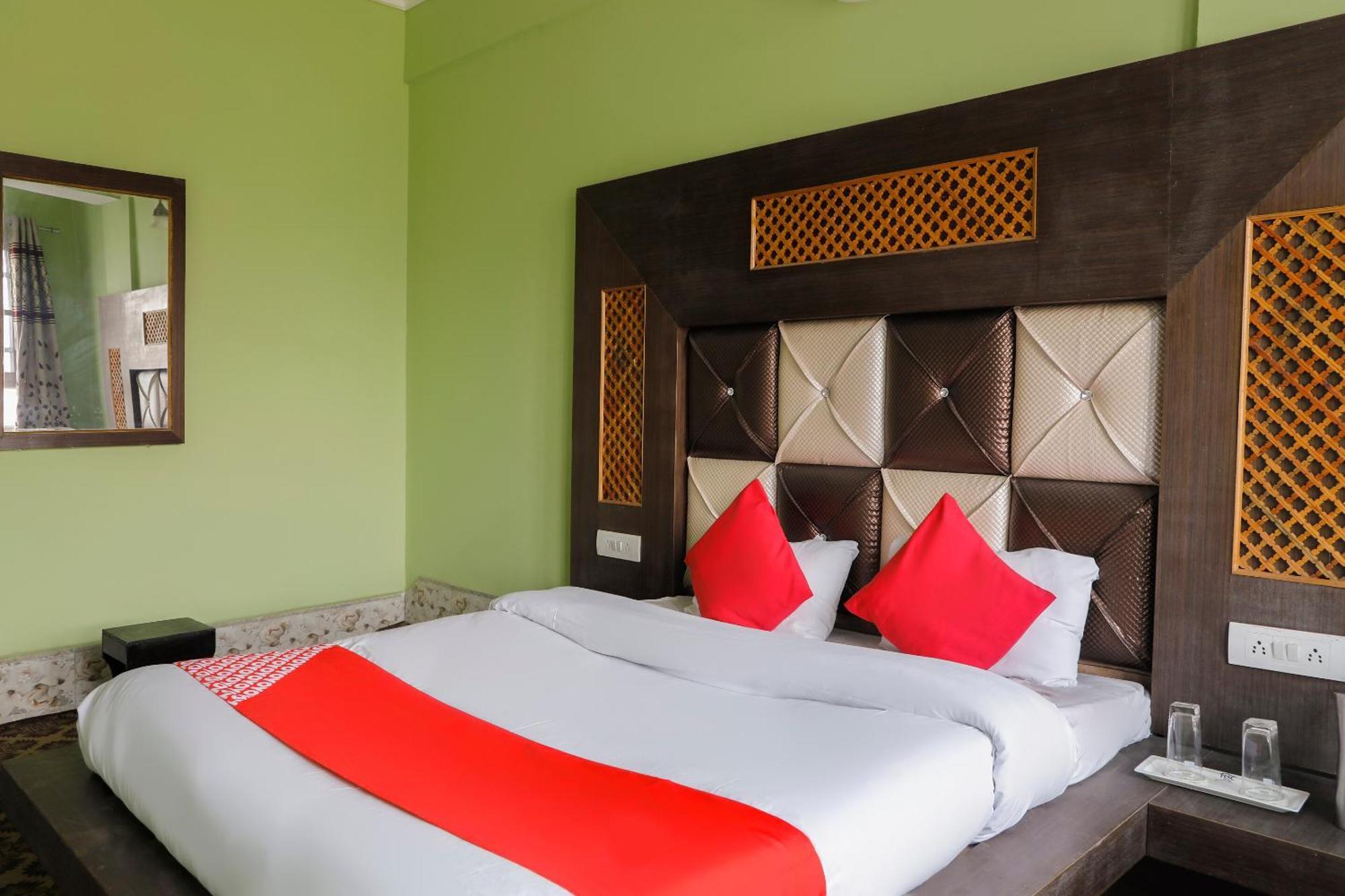 Capital O Sobo Central Srinagar  Ngoại thất bức ảnh